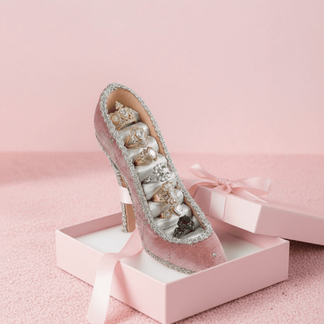 Elegant Velvet High-Heeled Shoe Ring Holder & Display