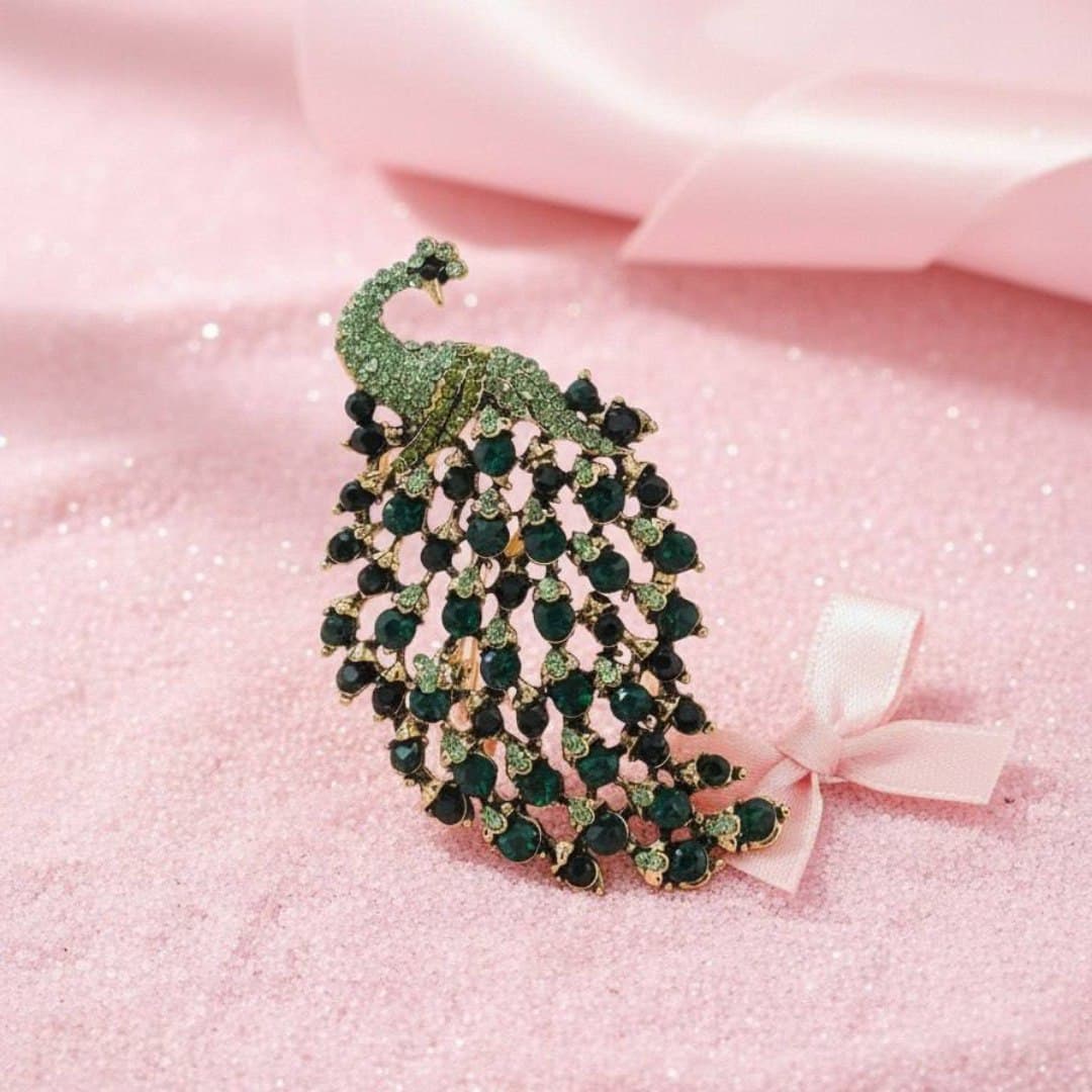 “Emerald Majesty” Vintage-Style Green Peacock Brooch
