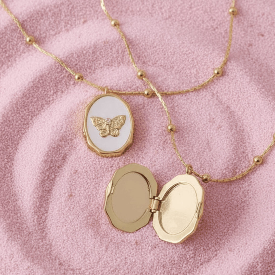 Vintage Gold-Plated Butterfly Locket Necklace (Openable Photo Frame)